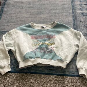 cropped world champions basketball sweatshirt